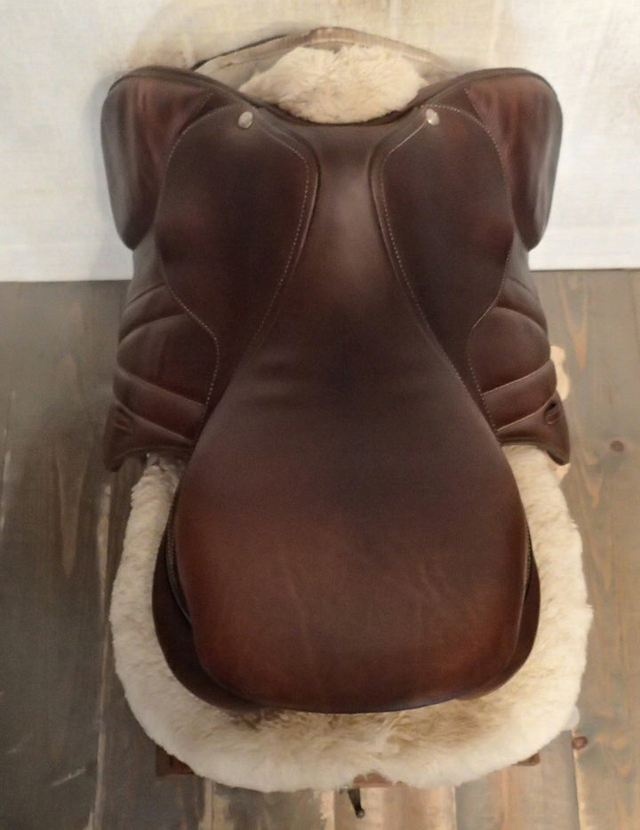 17.5" Butet Premium Saddle - Full Calfskin - 2023 - L Seat - 2.25 Flaps - 4.25" dot to dot (255)