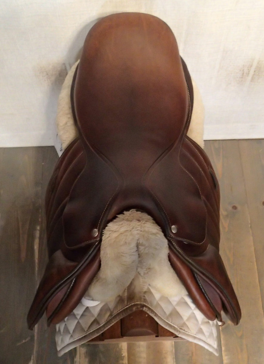 17.5" Butet Premium Saddle - Full Calfskin - 2023 - L Seat - 2.25 Flaps - 4.25" dot to dot (255)