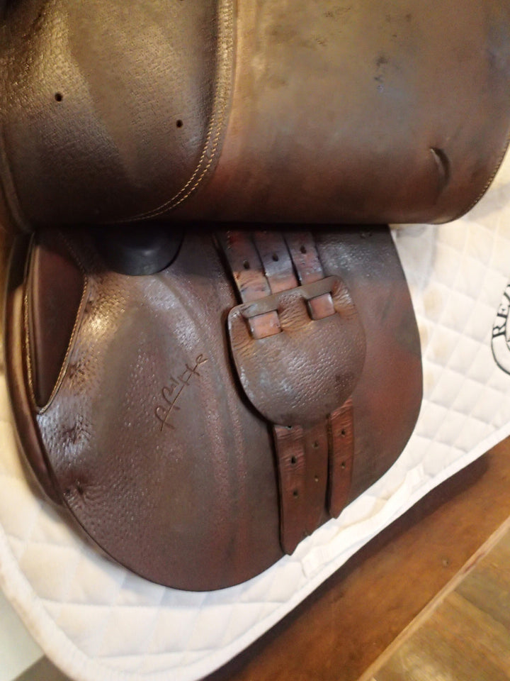 17.5" PJ Bruno Delgrange Saddle - 2002 - 4.5" dot to dot (258)