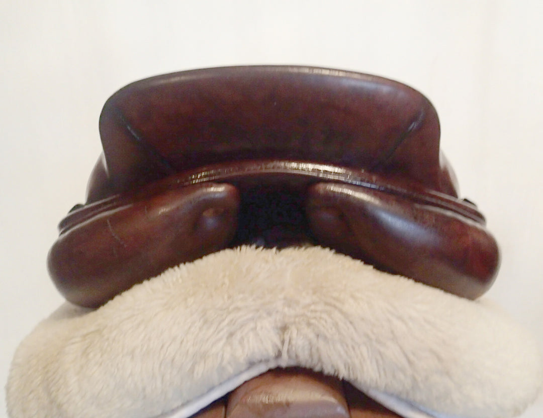 17.5" PJ Bruno Delgrange Saddle - 2002 - 4.5" dot to dot (258)