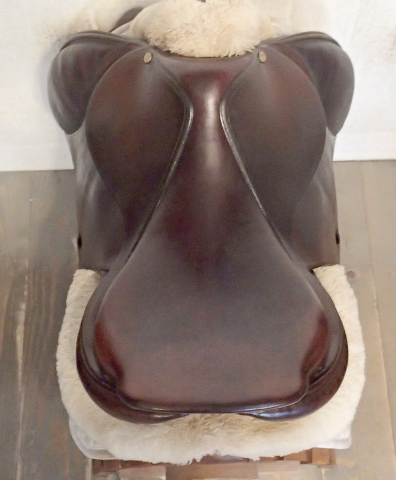 17.5" PJ Bruno Delgrange Saddle - 2002 - 4.5" dot to dot (258)