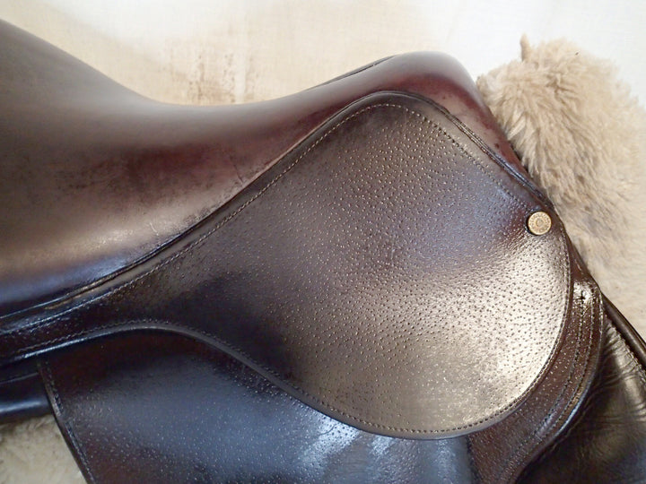 17.5" PJ Bruno Delgrange Saddle - 2002 - 4.5" dot to dot (258)