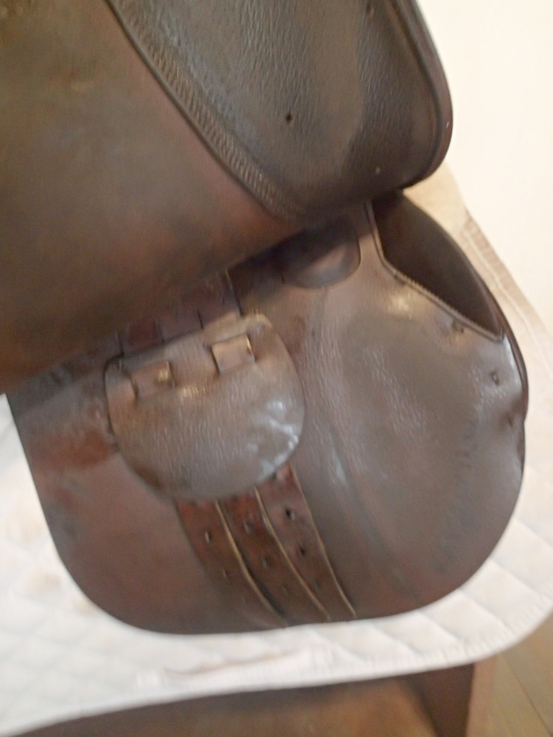 17.5" PJ Bruno Delgrange Saddle - 2002 - 4.5" dot to dot (258)
