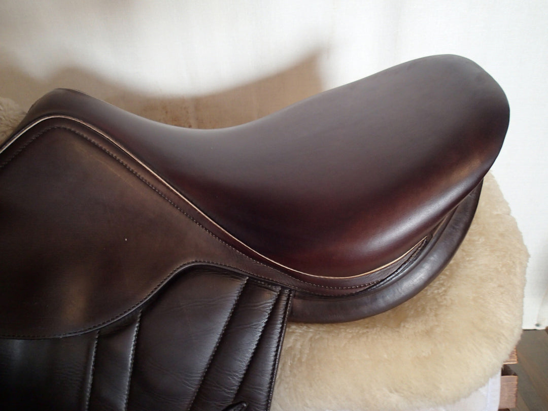 16" Butet Premium Saddle - Full Calfskin - 2021 - L Seat - 2 Flaps - Wool Flocked - 4.75" dot to dot