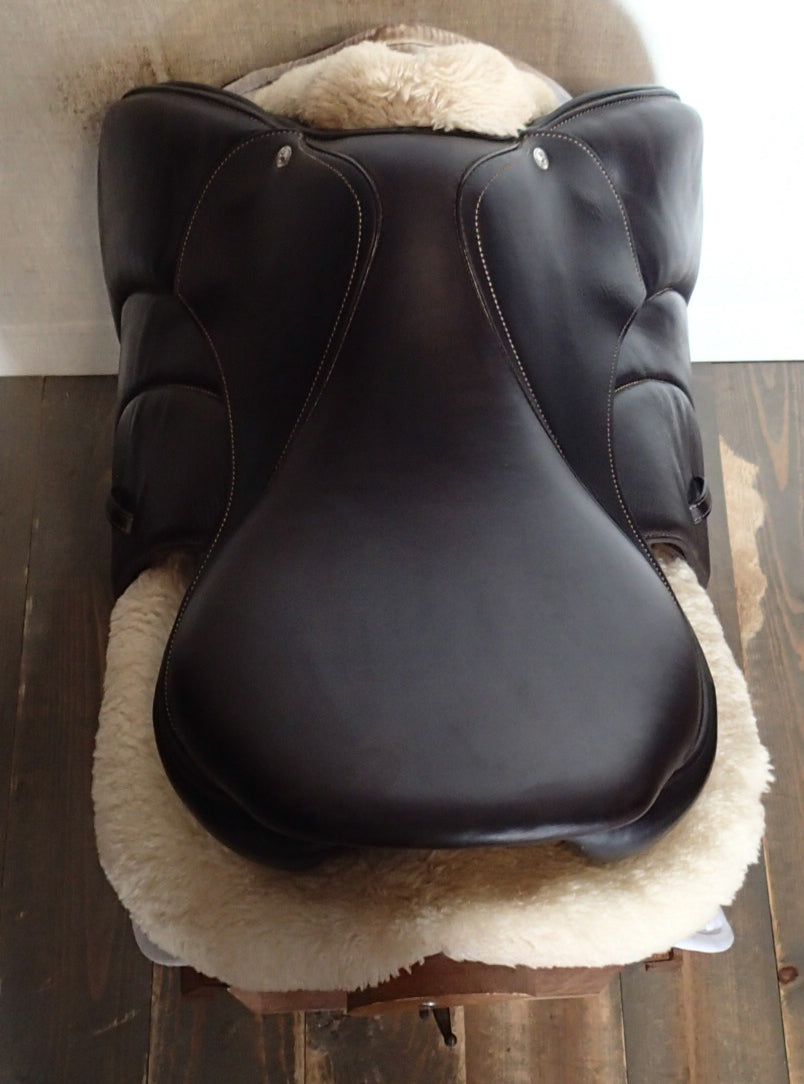 17.5" Voltaire Stuttgart Saddle - Full Buffalo - 2021 - 4AA Flaps - 4.75" dot to dot - FIN Panels