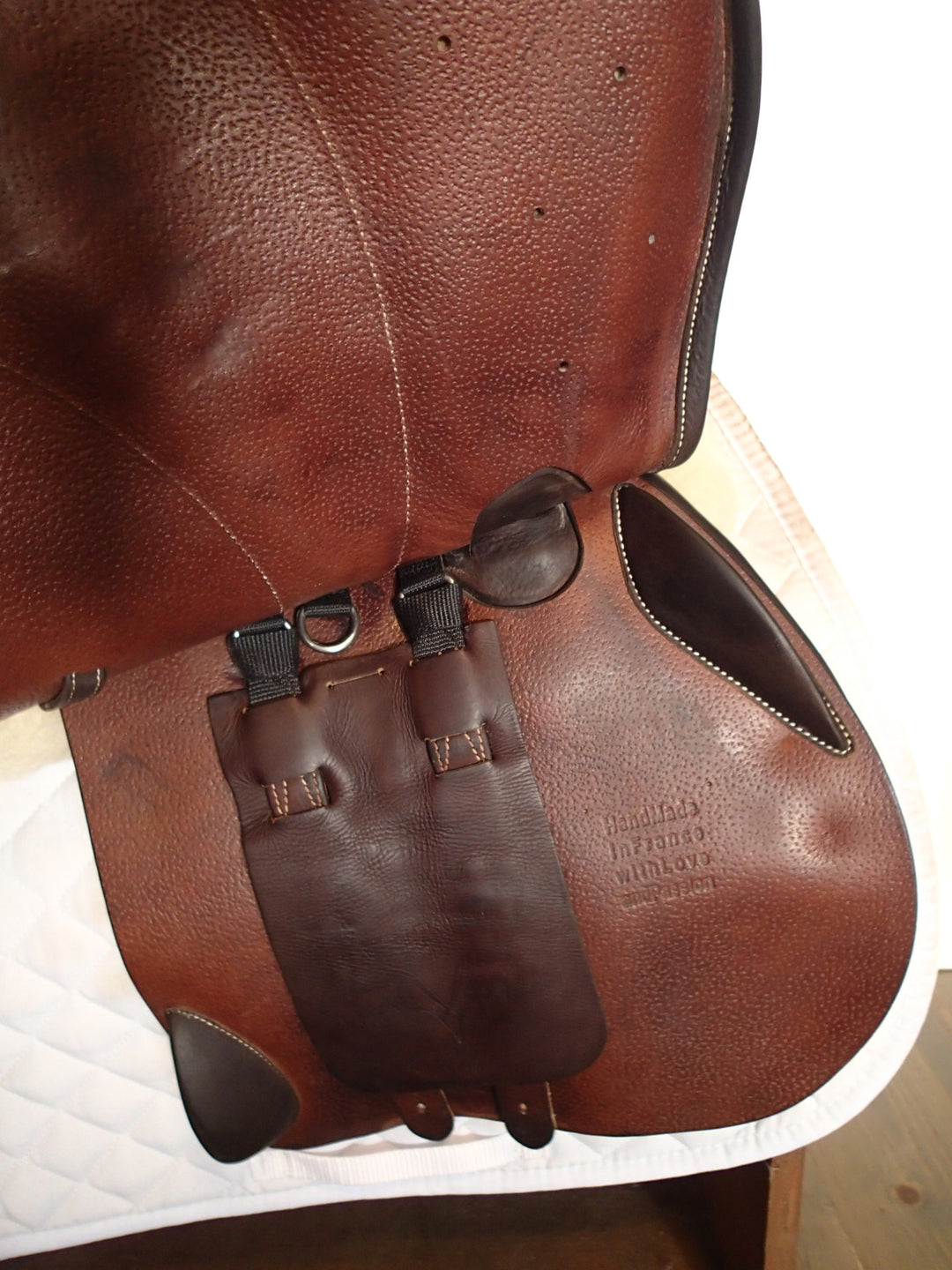 17.5" Voltaire Stuttgart Saddle - Full Buffalo - 2021 - 4AA Flaps - 4.75" dot to dot - FIN Panels