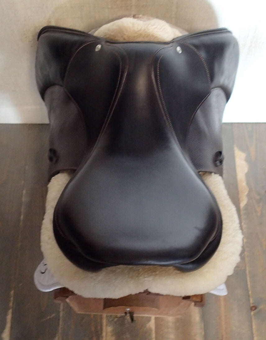 18" Voltaire Stuttgart Saddle - 2019 - 2A Flaps - 4.75" dot to dot - Pro Panels