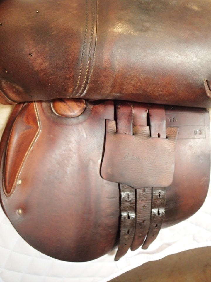 16.5" Antares Saddle - 2003 - 2 Flaps - 4.5" dot to dot