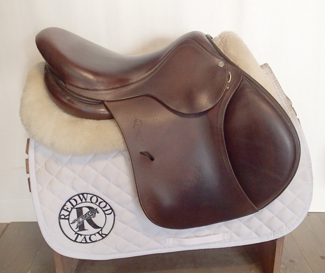 17" Voltaire Palm Beach Saddle - 2015 - 1 Flaps - 4.75" dot to dot - Pro Panels