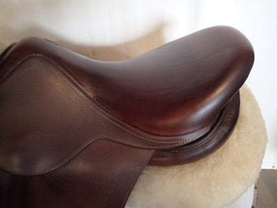 17" Voltaire Palm Beach Saddle - 2015 - 1 Flaps - 4.75" dot to dot - Pro Panels