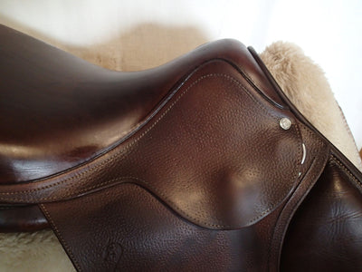 17" Voltaire Palm Beach Saddle - 2015 - 1 Flaps - 4.75" dot to dot - Pro Panels