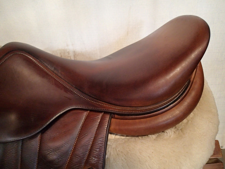 17.5" Butet Premium Saddle - Full Calfskin - 2012 - C Seat - 2.5 Flaps - 4.75" dot to dot (280)