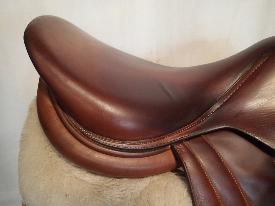 17.5" Butet Premium Saddle - Full Calfskin - 2012 - C Seat - 2.5 Flaps - 4.75" dot to dot (280)