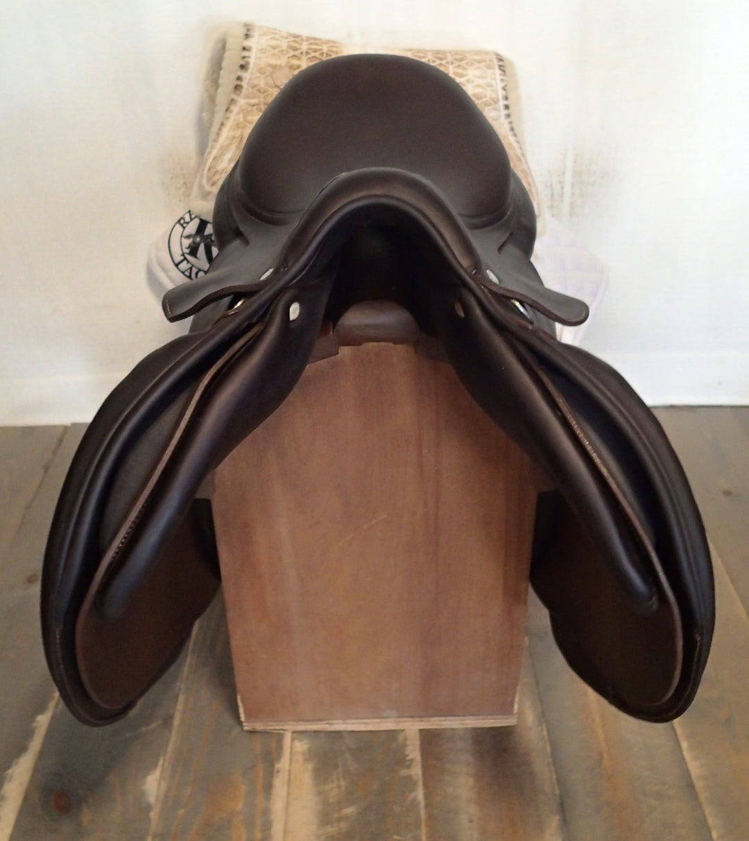 17" Antares Contact Saddle - Full Buffalo - 2022 - 3AAB Flaps - 4.5" dot to dot (283)