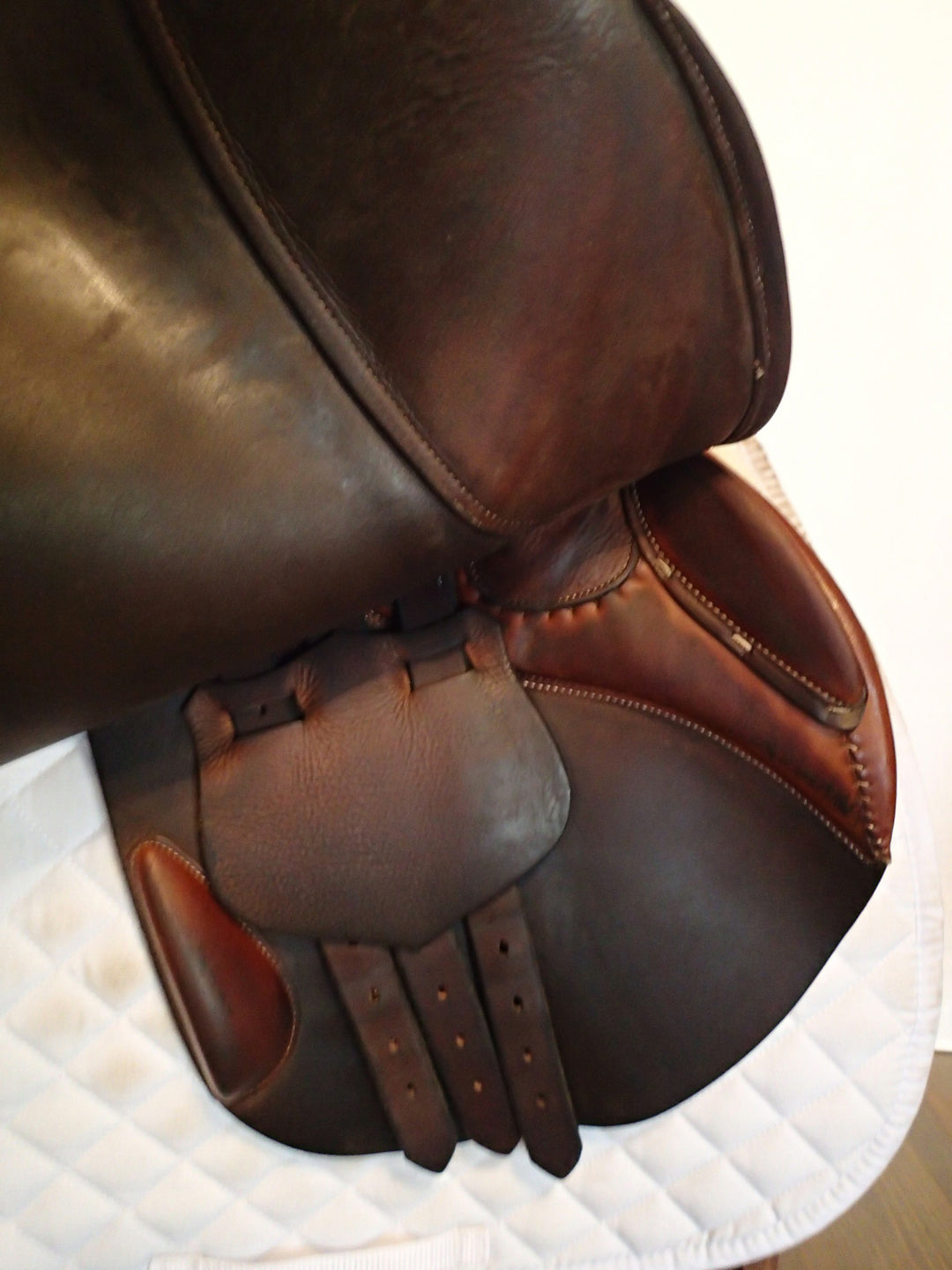 17" Butet Saddle - 2015 - M Seat - 2 Flaps - 4.25" dot to dot