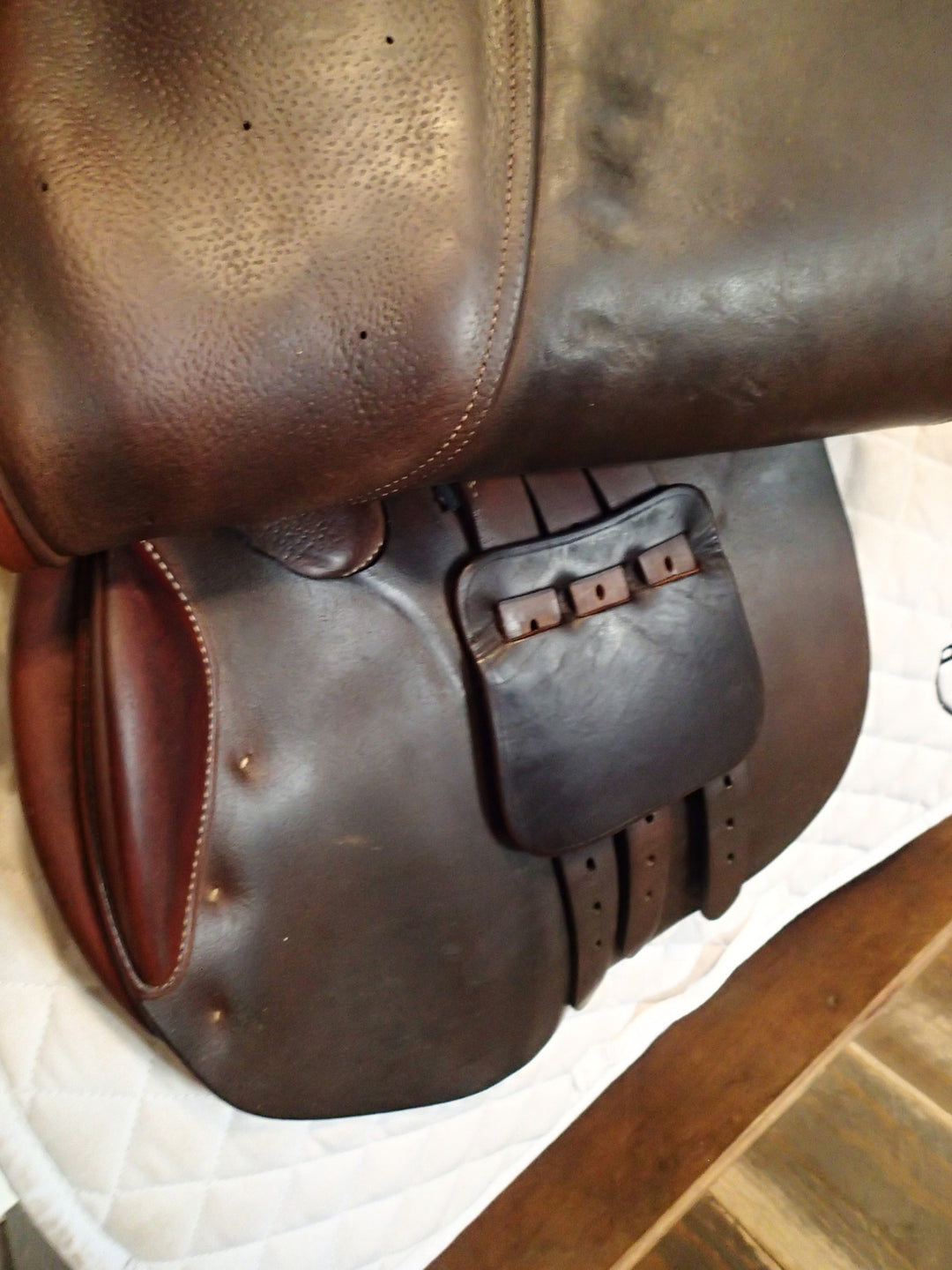 17.5" Butet Saddle - 2006 - C Seat - 2.25 Flaps - 4.75" dot to dot (285)