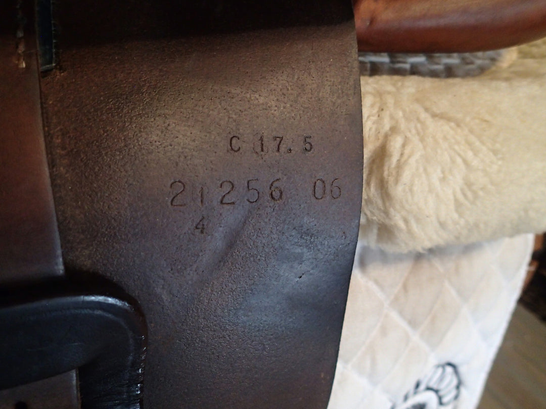 17.5" Butet Saddle - 2006 - C Seat - 2.25 Flaps - 4.75" dot to dot (285)