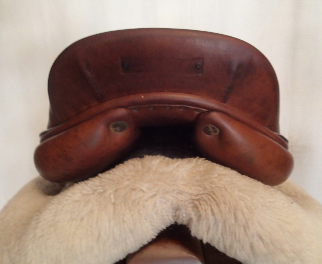 17.5" Butet Saddle - 2006 - C Seat - 2.25 Flaps - 4.75" dot to dot (285)