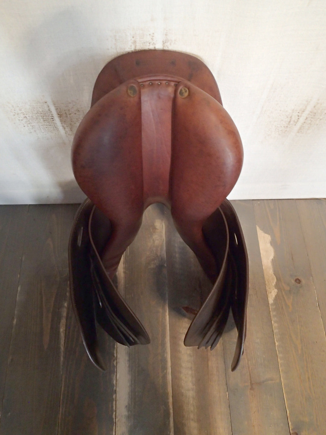 17.5" Butet Saddle - 2006 - C Seat - 2.25 Flaps - 4.75" dot to dot (285)