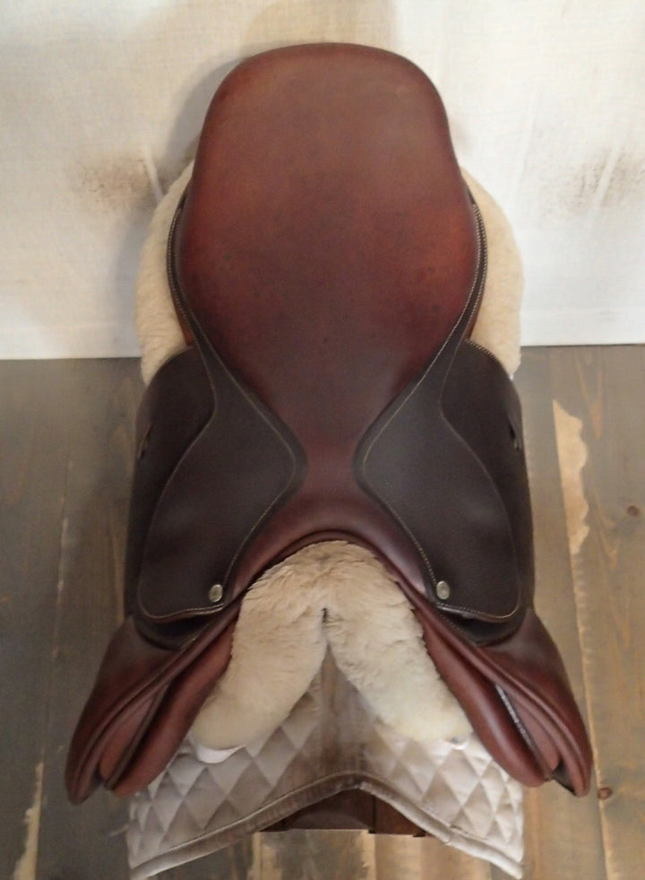 17.5" Butet Saddle - 2006 - C Seat - 2.25 Flaps - 4.75" dot to dot (285)