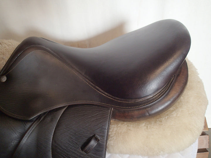 16.5" Voltaire Palm Beach Saddle - Full Buffalo - 2013 - 1A Flaps - 4.75" dot to dot - FIN Panels