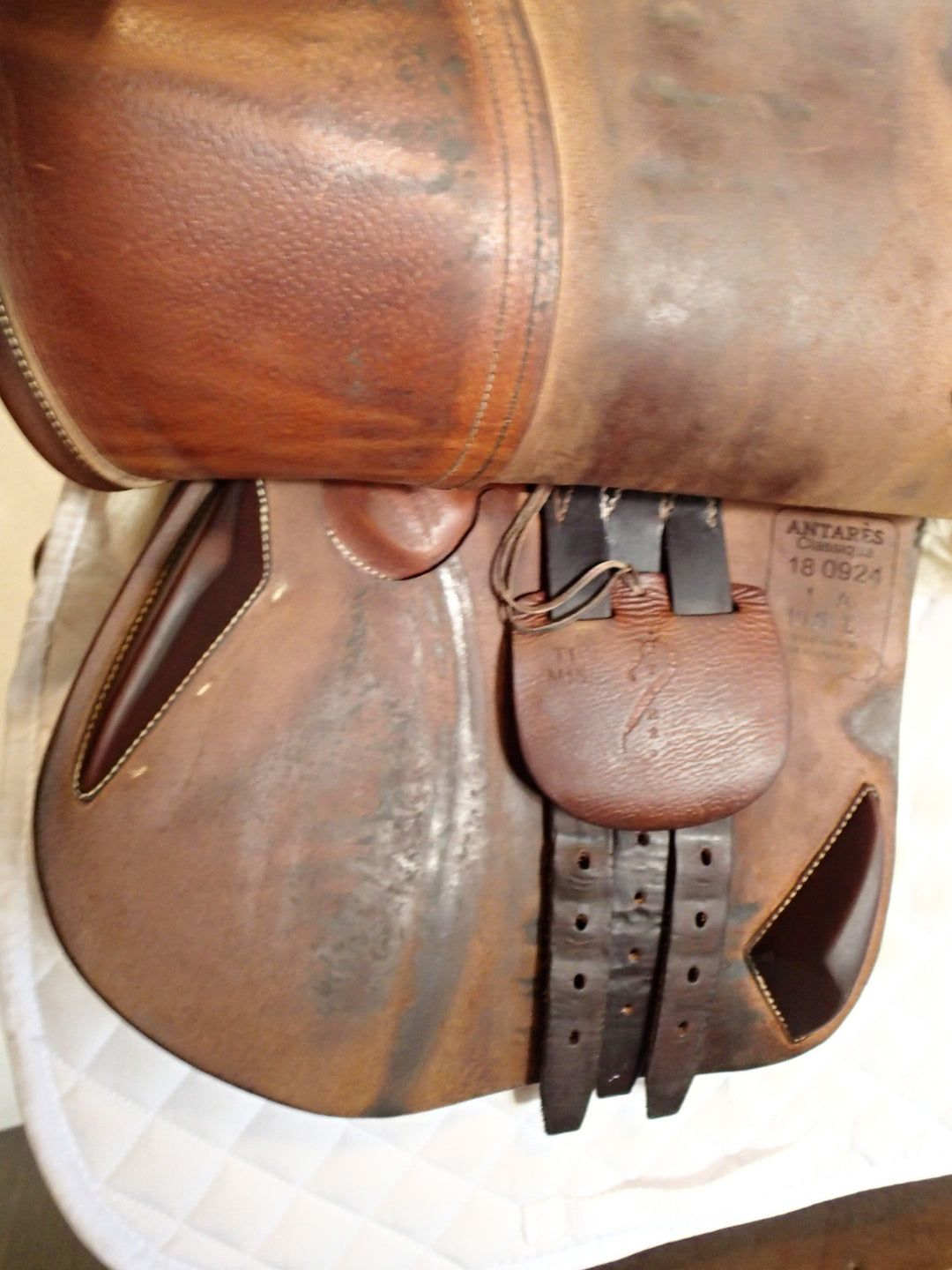 16.5" Antares Classique Saddle - 2018 - 1A Flaps - 4.5" dot to dot