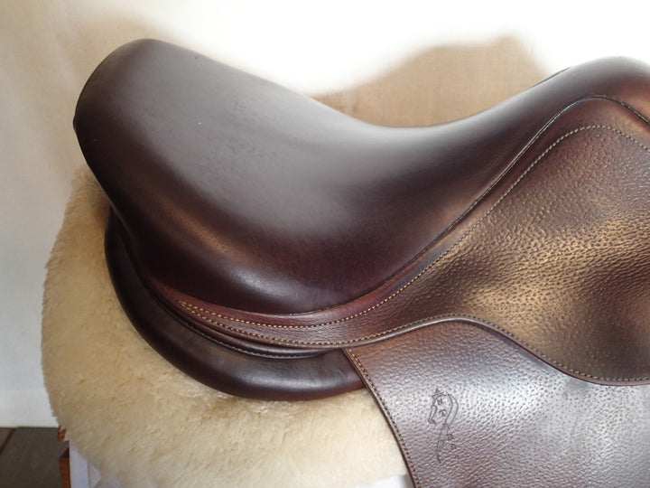 16.5" Antares Classique Saddle - 2018 - 1A Flaps - 4.5" dot to dot