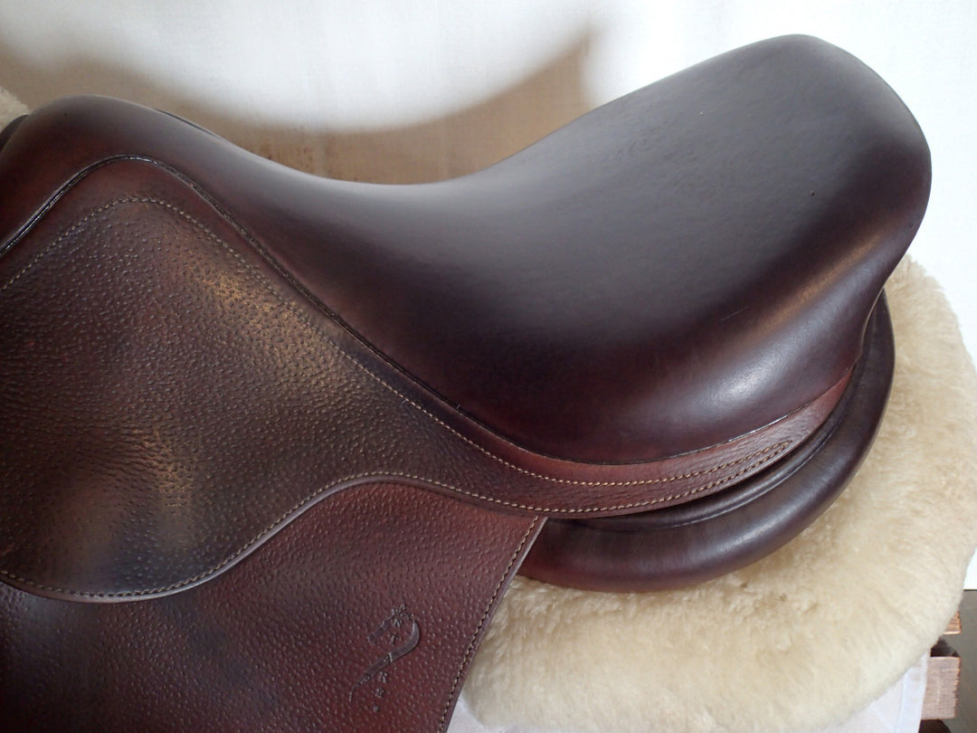 16.5" Antares Classique Saddle - 2018 - 1A Flaps - 4.5" dot to dot