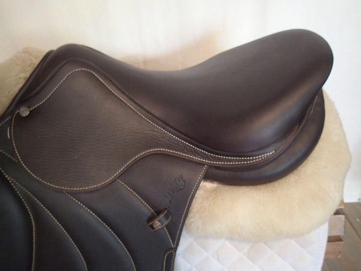 17" Antares Contact Saddle - Full Buffalo - 2021 - 2NB Flaps - 4.75" dot to dot