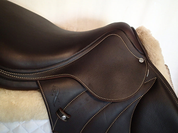 17" Antares Contact Saddle - Full Buffalo - 2021 - 2NB Flaps - 4.75" dot to dot