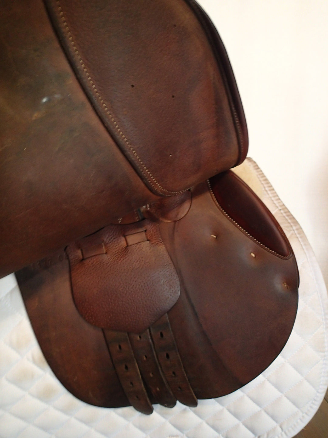 16" Butet Saddle - 2008 - L Seat - 1.5 Flaps - 4.25" dot to dot