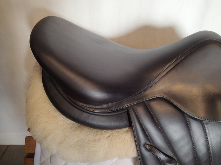 16" Butet Premium Saddle - Full Calfskin - Wool Flocked -2018 - M Seat - 1.5 Flaps - 4.5" dot to dot