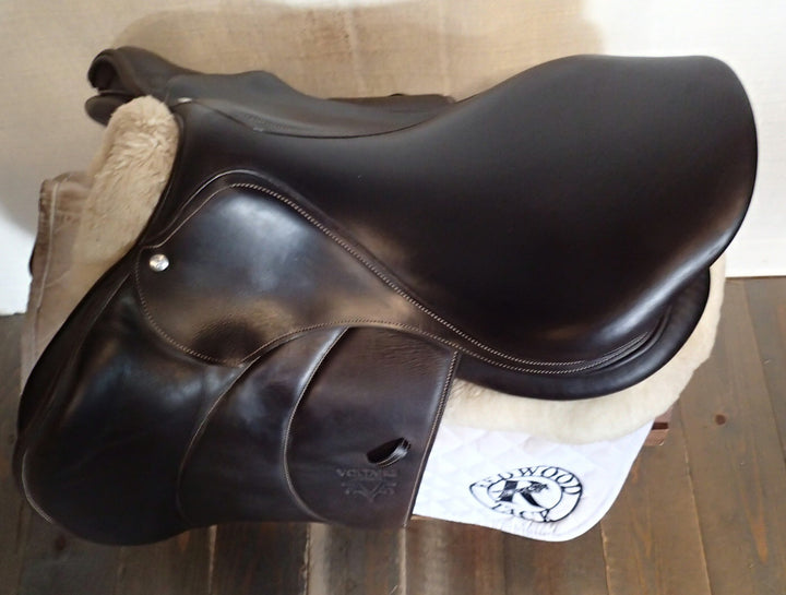 18.5" Voltaire Stuttgart Saddle - Full Buffalo - 2022 - 4AAR Flaps - 4.75" dot to dot - Pro Panels