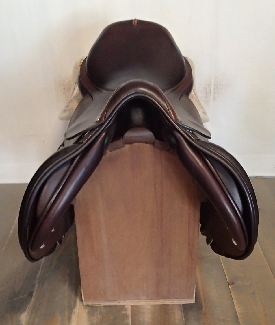 17.5" Equipe Grand Prix Saddle - 2019 - 5.25" dot to dot (303)