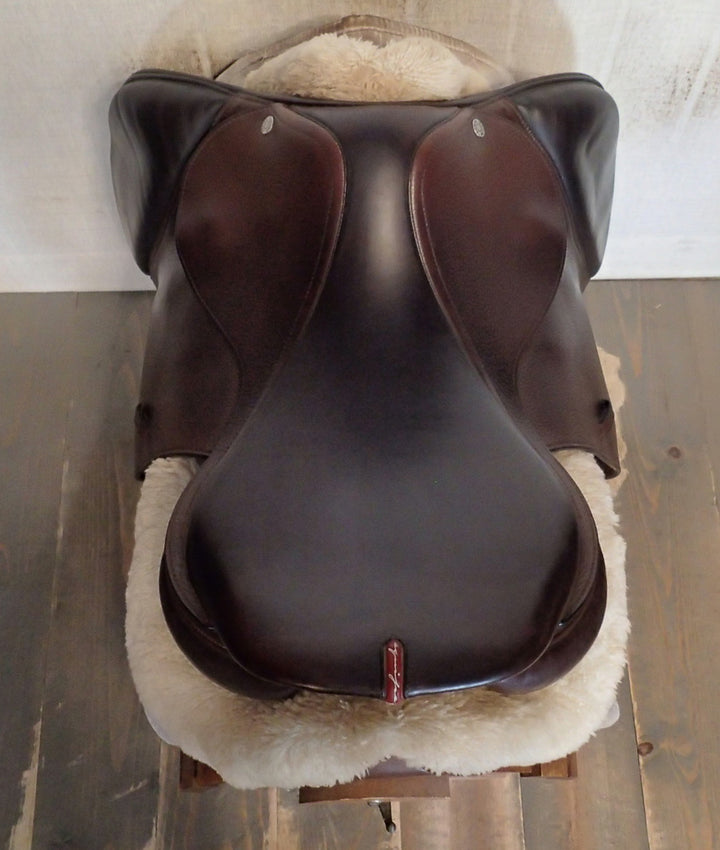 17.5" Equipe Grand Prix Saddle - 2019 - 5.25" dot to dot (303)