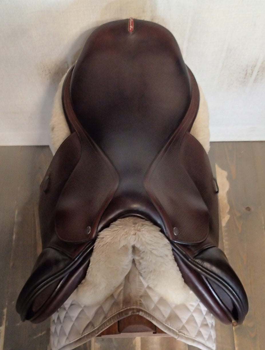 17.5" Equipe Grand Prix Saddle - 2019 - 5.25" dot to dot (303)