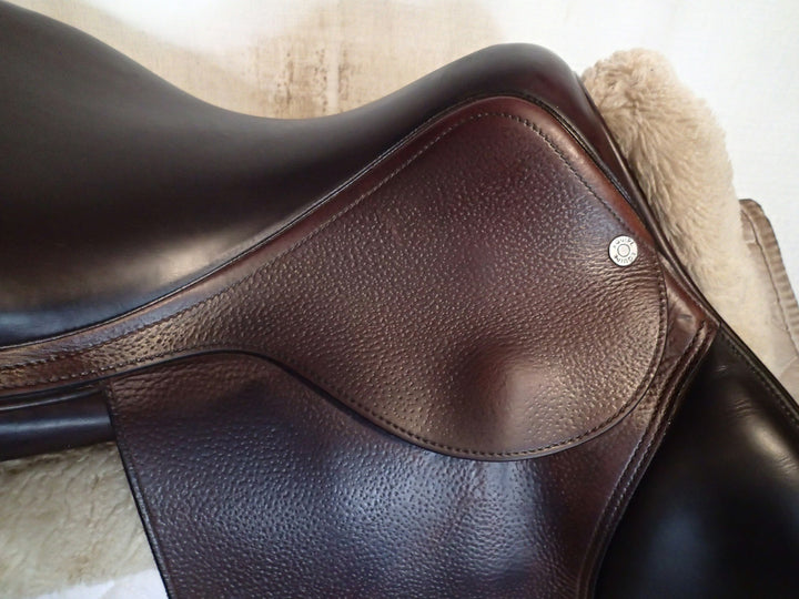 17.5" Equipe Grand Prix Saddle - 2019 - 5.25" dot to dot (303)
