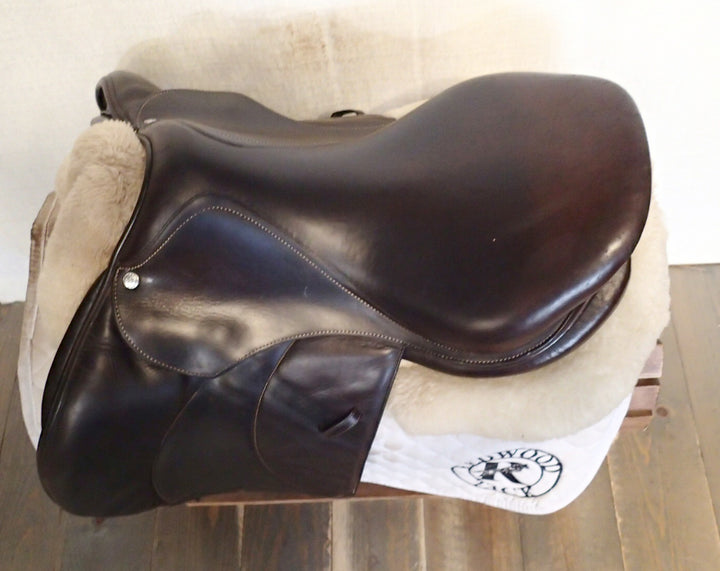 17" Voltaire Palm Beach Saddle - Full Buffalo - 2017 - 2 Flaps - 4.75" dot to dot - Pro Panels