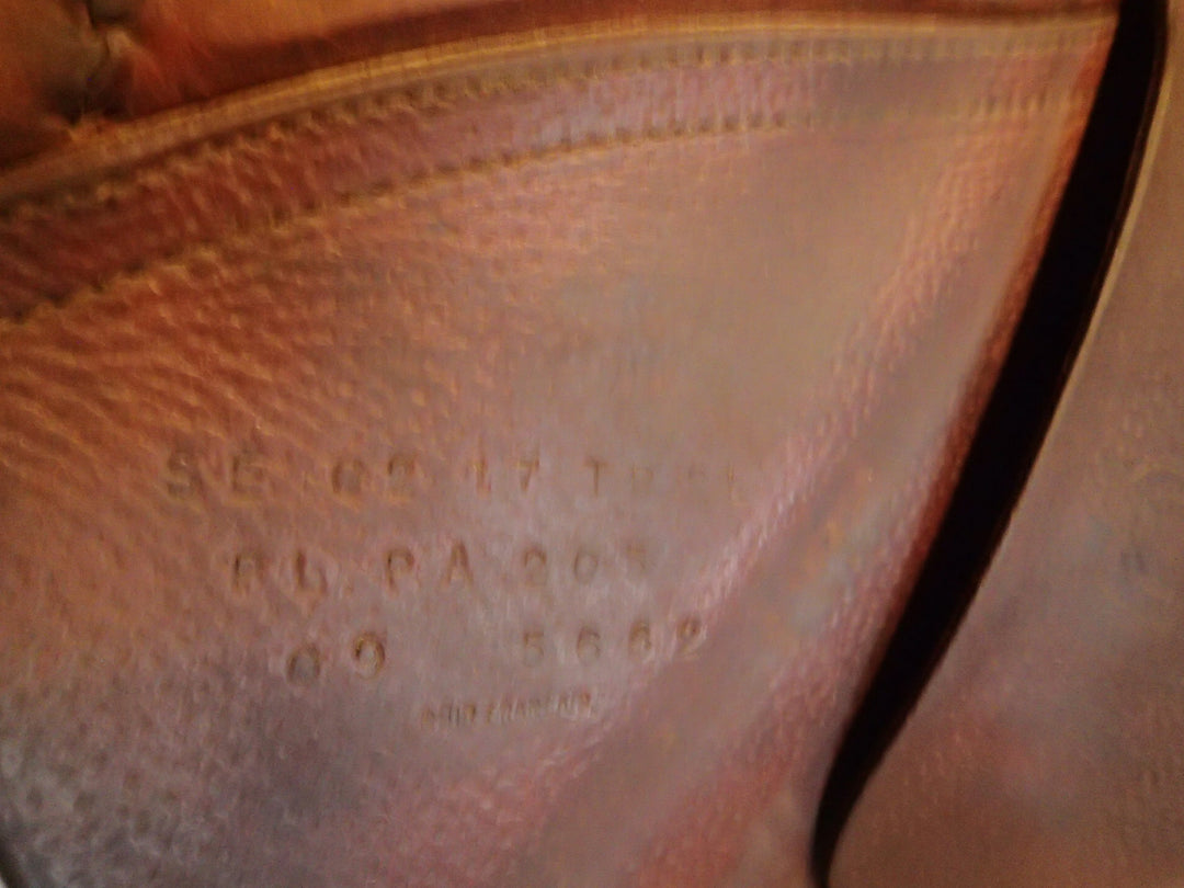 17" CWD Saddle - 2009 - 2L Flaps - SE02 - 4.5" dot to dot (312)
