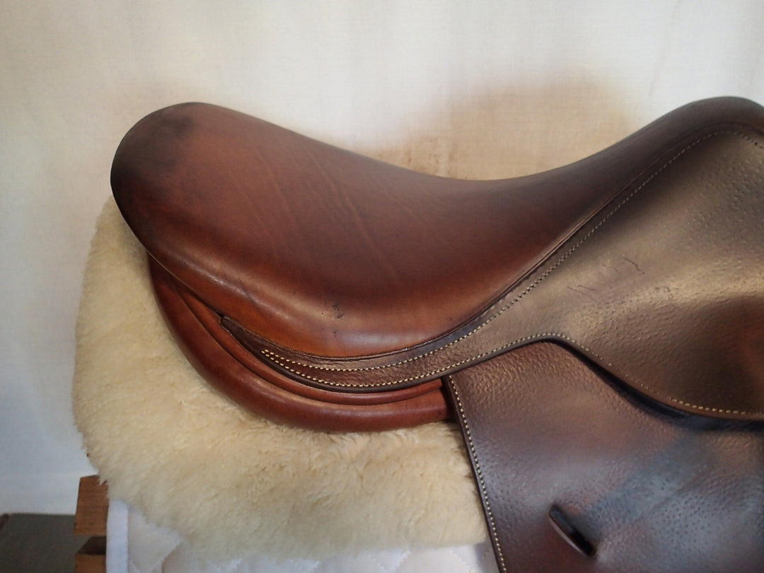 16" Butet Saddle - 2005 - L Seat - 1.5 Flaps - 4" dot to dot