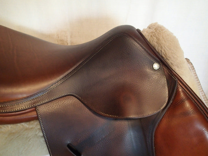 16" Butet Saddle - 2005 - L Seat - 1.5 Flaps - 4" dot to dot