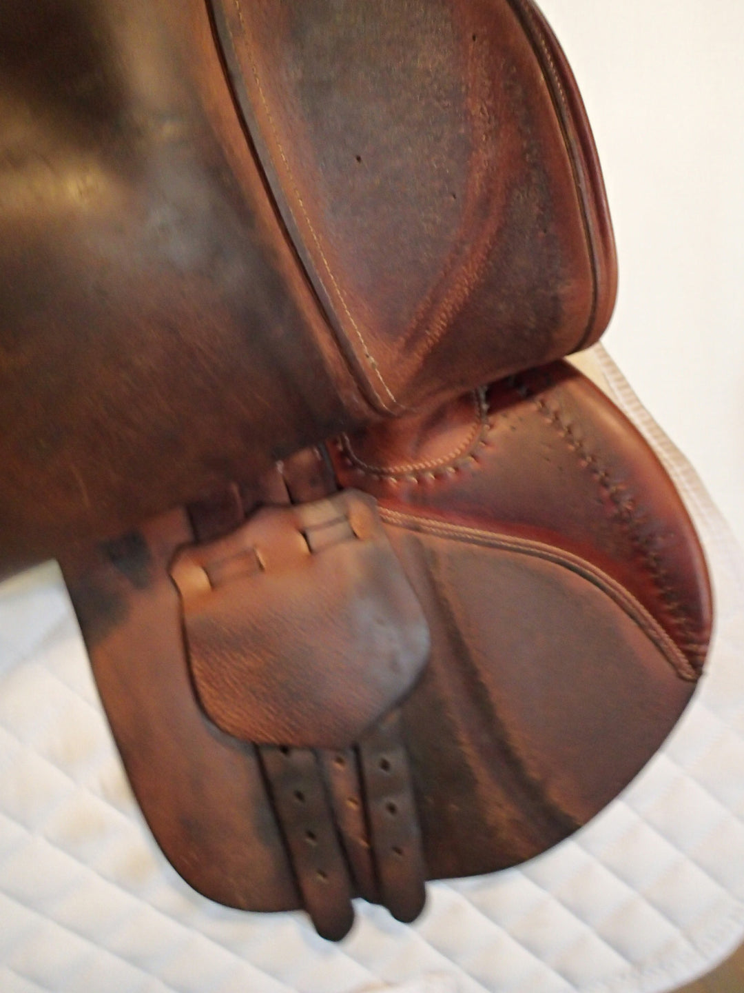 16" Butet Saddle - 2005 - L Seat - 1.5 Flaps - 4" dot to dot