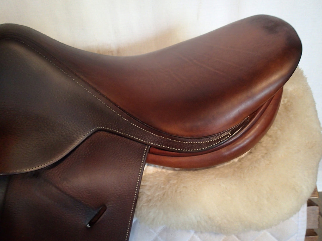 16" Butet Saddle - 2005 - L Seat - 1.5 Flaps - 4" dot to dot