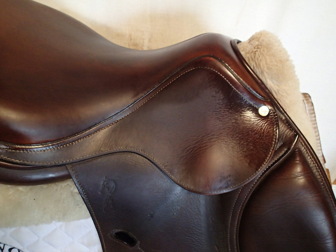 16.5" Antares Evolution Saddle - Full Buffalo - 2015 - 1N Flaps - 4.5" dot to dot