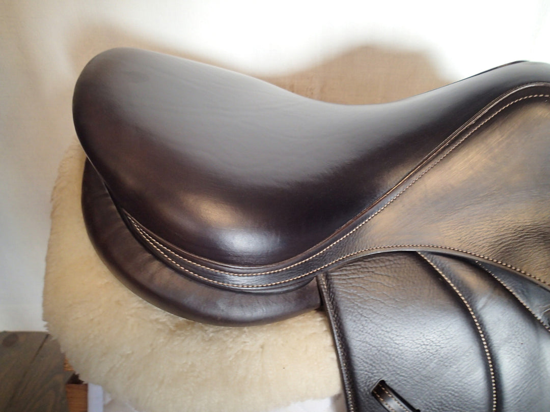 17" Voltaire Palm Beach Saddle - Full Buffalo - 2022 - 2A Flaps - 5" dot to dot - XFIN Panels