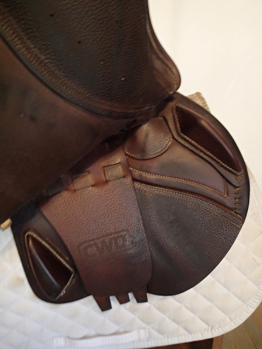 17" CWD Saddle - 2020 - 2C Flaps - SE03 (322)