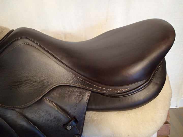 17.5" Antares Evolution Saddle - Full Buffalo - 2020 - 2A Flaps - 4.5" dot to dot