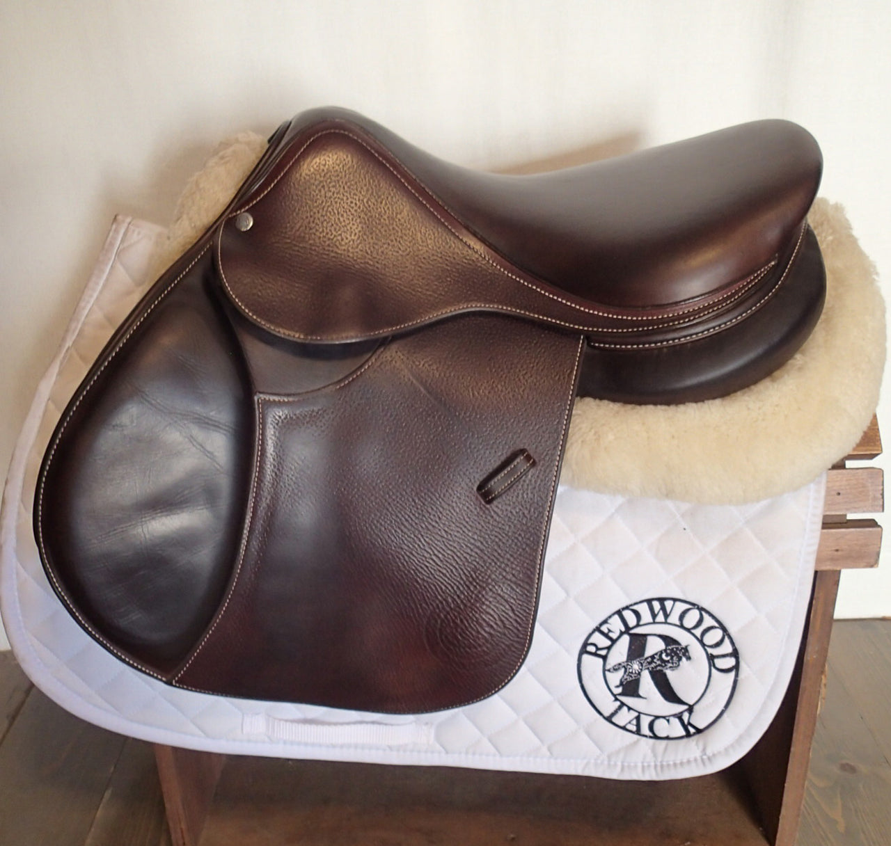 17" Forestier by Voltaire Seoul Saddle - 2022 - 2A Flaps - 4.75" dot to dot - Pro Panels