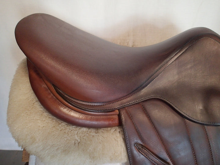 16" Butet Premium Saddle - Full Calfskin - 2020 - L Seat - 1.75 Flaps - Wool Flocked - 4.5" dot to dot (325)