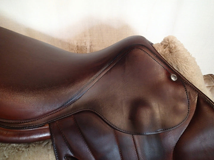 16" Butet Premium Saddle - Full Calfskin - 2020 - L Seat - 1.75 Flaps - Wool Flocked - 4.5" dot to dot (325)